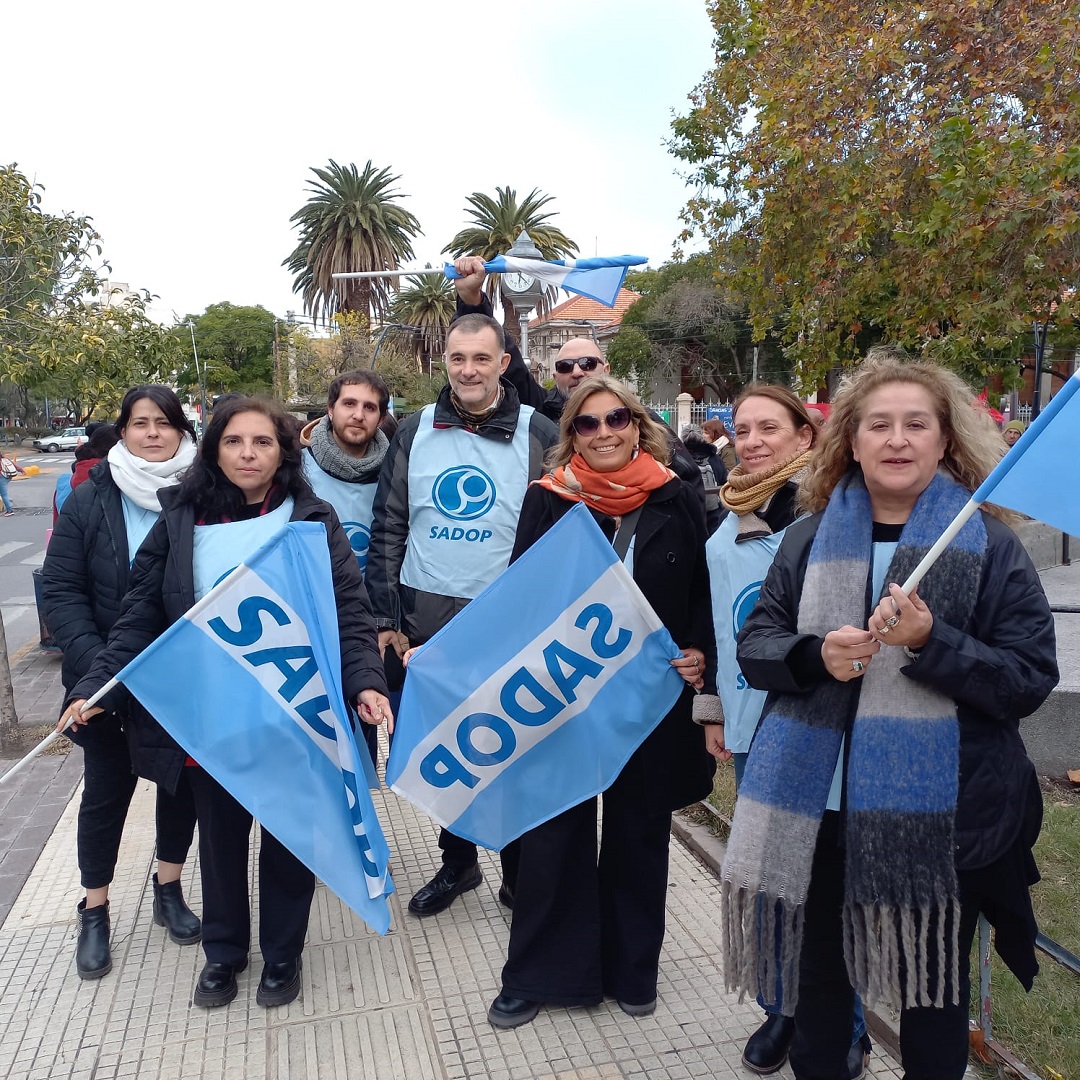 En este momento estás viendo SADOP presente junto a los docentes jujeños, en defensa de los derechos laborales y propiciando la PAZ SOCIAL